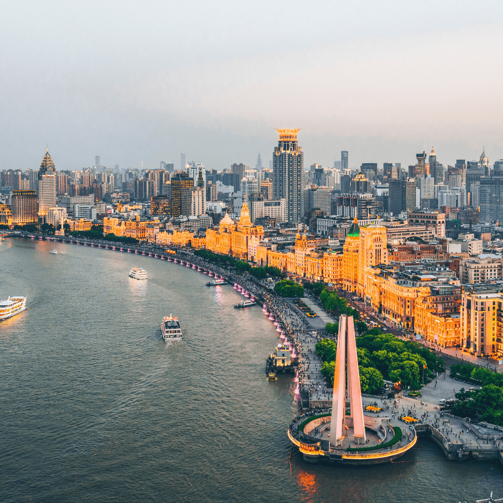 Explore The Bund in Shanghai – A stunning waterfront area blending colonial architecture with ultra-modern skyscrapers. Stroll along The Bund and take in breathtaking views of the Huangpu River while admiring iconic landmarks such as the Oriental Pearl Tower and Shanghai Tower. This bustling area is a hub of culture, dining, and entertainment, offering a glimpse into China’s transformation from historic elegance to modern innovation.