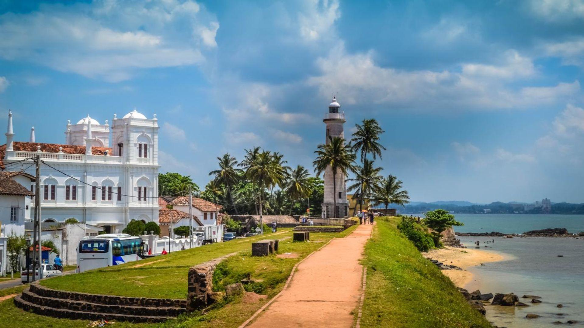 Sri Lanka or Maldives? Which one is better for your next holiday?