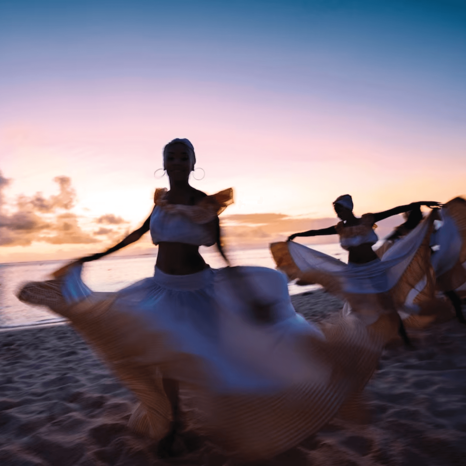 Live cultural entertainment and themed dinners.