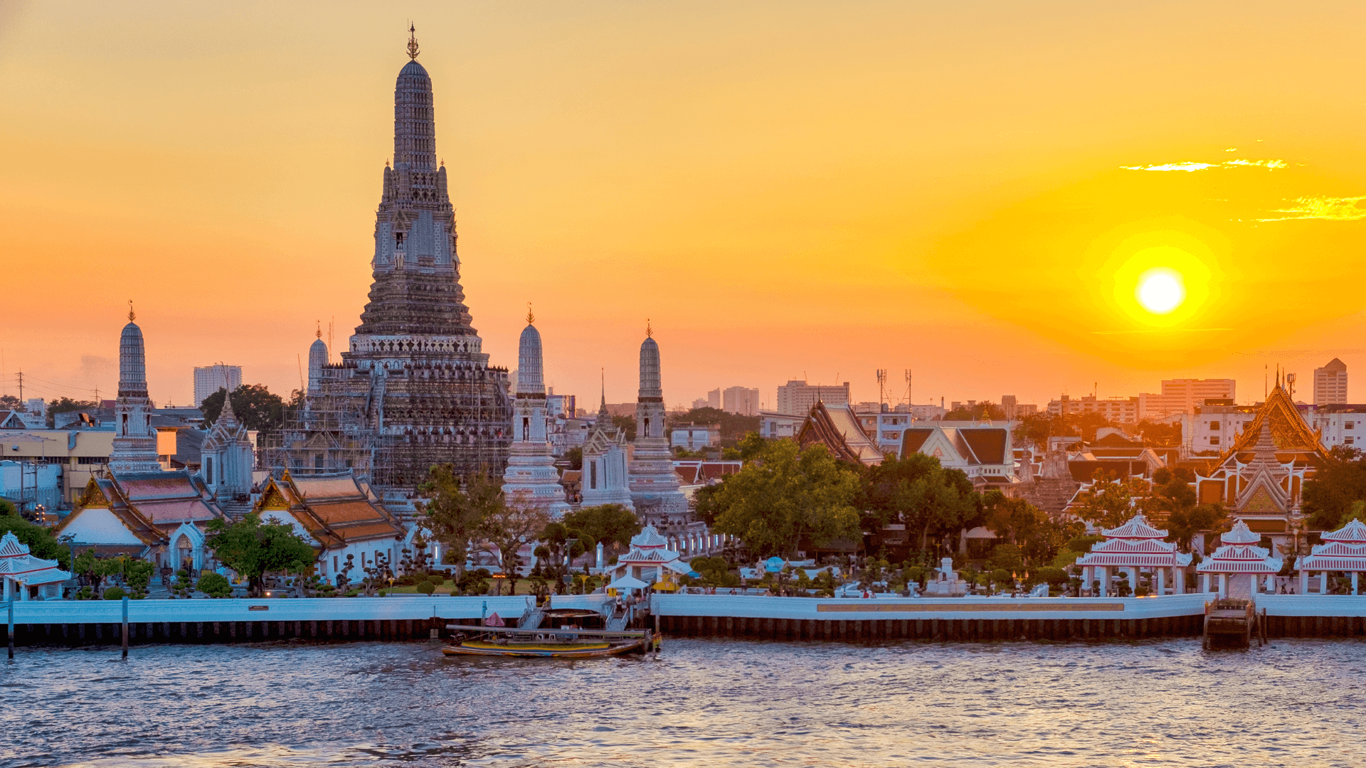 Bangkok City & Temple Tour – Cultural and historical landmarks.