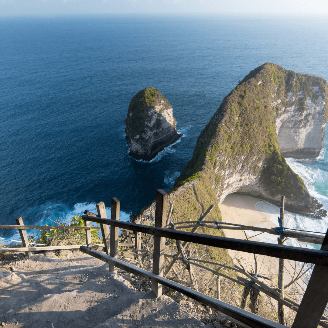 Nusa Penida: Explore iconic spots like Kelingking Beach and Angel’s Billabong on a picturesque island.